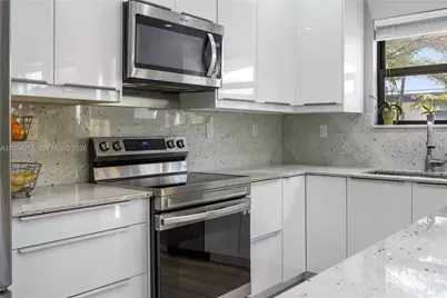 658 NE 193rd Ter, Miami, FL 33179 - Photo 3