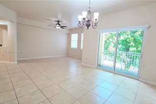 11401 NW 89th St, Doral, FL 33178 - Photo 9