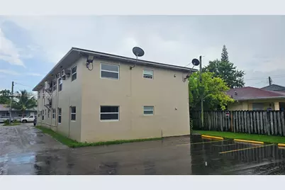1793 NW 18th Ter #6, Miami, FL 33125 - Photo 3