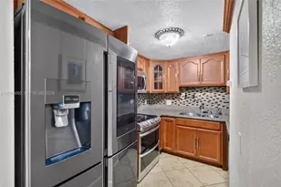 1060 NW 7th St, Miami, FL 33136 - Photo 5