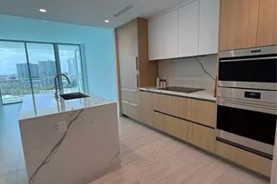 2411 Laguna Cir, Miami, FL 33181 - Photo 7