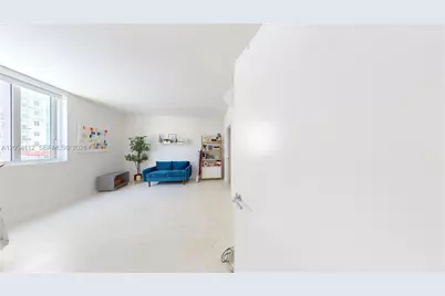 500 Brickell Ave #2610, Miami, FL 33131 - Photo 9