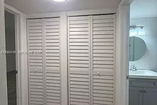 8881 Fontainebleau Blvd, Miami, FL 33172 - Photo 9