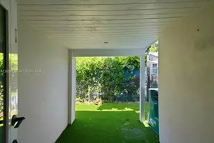 323 NW 104th Terrace, Miami, FL 33150 - Photo 13