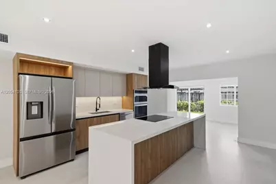 323 NW 104th Ter, Miami, FL 33150 - Photo 1