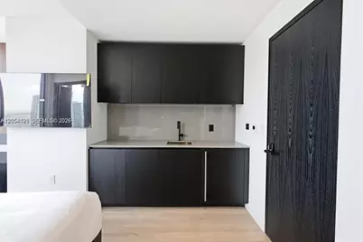 20 NE 11th St #4906 A, Miami, FL 33132 - Photo 9