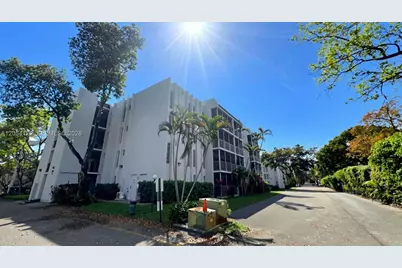 483 N Pine Island Rd #C-205, Plantation, FL 33324 - Photo 3