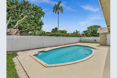 10149 S 21st St, Pembroke Pines, FL 33026 - Photo 29