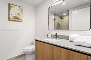 121 NE 5th St, Miami, FL 33132 - Photo 9