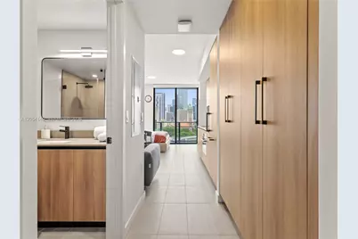 121 NE 5th St #901B, Miami, FL 33132 - Photo 5