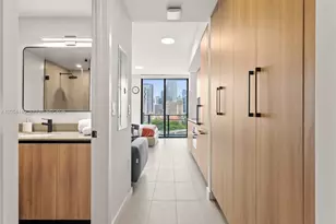 121 NE 5th St, Miami, FL 33132 - Photo 5