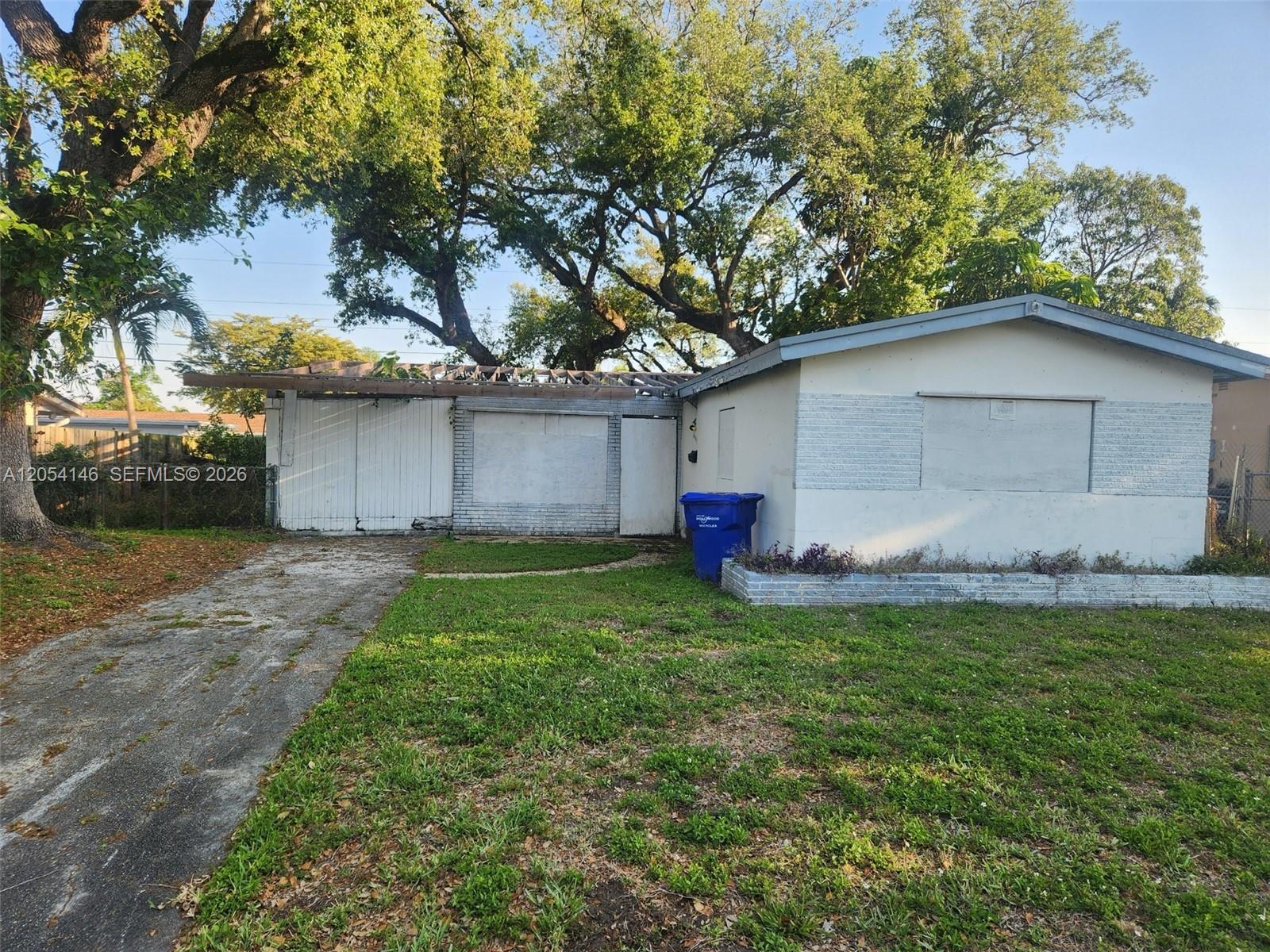 6331 Harding St - 6331 Harding St, Hollywood, FL 33024 Luxury Property | Jose Angel Pina
