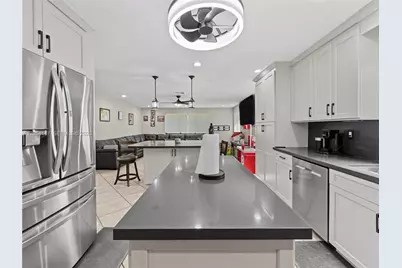 225 NW 21st St, Homestead, FL 33030 - Photo 23