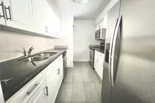 2457 Collins Ave, Miami Beach, FL 33140 - Photo 13
