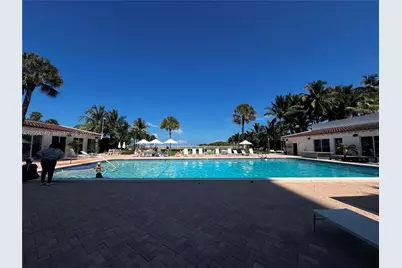 2457 Collins Ave #402, Miami Beach, FL 33140 - Photo 25