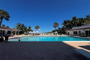 2457 Collins Ave, Miami Beach, FL 33140 - Photo 25
