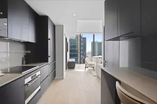 20 NE 11th St, Miami, FL 33132 - Photo 3
