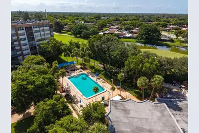 1200 Saint Charles Place #712, Pembroke Pines, FL 33026 - Photo 3