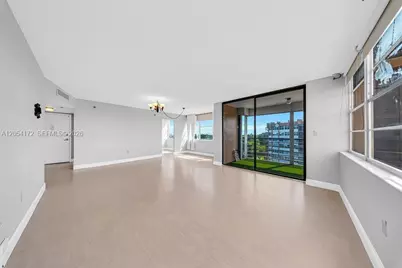 1200 Saint Charles Place #712, Pembroke Pines, FL 33026 - Photo 7