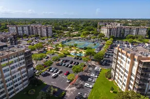 1200 St Charles Pl, Pembroke Pines, FL 33026 - Photo 35