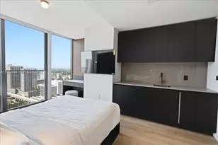 20 NE 11th St, Miami, FL 33132 - Photo 7