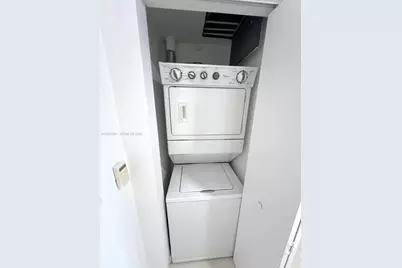 495 Brickell Av #4208, Miami, FL 33131 - Photo 13