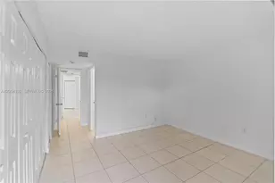 8585 NW 6th Ln, Miami, FL 33126 - Photo 21