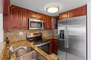 8585 NW 6th Ln, Miami, FL 33126 - Photo 9