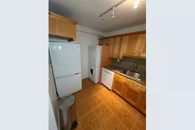 1605 Bay Rd #206, Miami Beach, FL 33139 - Photo 21