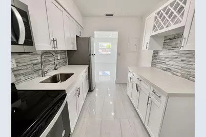 917 NW 103rd St #917, Miami, FL 33150 - Photo 5