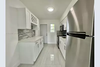 917 NW 103rd St #917, Miami, FL 33150 - Photo 9