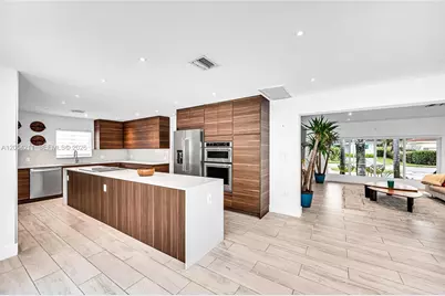 1080 NE 104th St, Miami Shores, FL 33138 - Photo 15