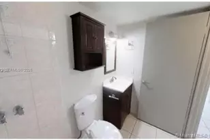 501 SW 1st St, Miami, FL 33130 - Photo 13