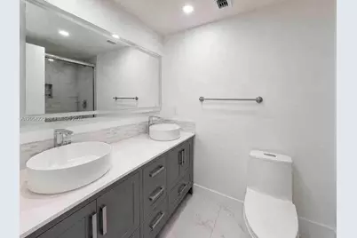 500 Bayview Dr #232, Sunny Isles Beach, FL 33160 - Photo 5