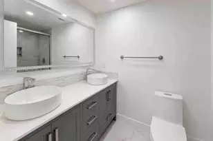 500 Bayview Dr, Sunny Isles Beach, FL 33160 - Photo 5