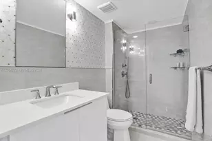 335 S Biscayne Blvd, Miami, FL 33131 - Photo 23