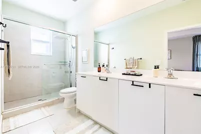 2370 NW 131st Cir, Miami, FL 33167 - Photo 27