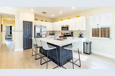 2370 NW 131st Cir, Miami, FL 33167 - Photo 11