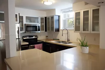 1045 10th St #204, Miami Beach, FL 33139 - Photo 5