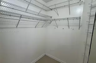 9711 Fontainebleau Blvd, Miami, FL 33172 - Photo 17