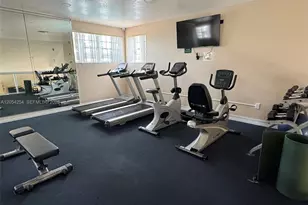 9711 Fontainebleau Blvd, Miami, FL 33172 - Photo 31