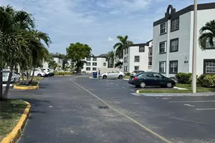9711 Fontainebleau Blvd, Miami, FL 33172 - Photo 19