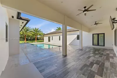 10005 SW 66th St, Miami, FL 33173 - Photo 49