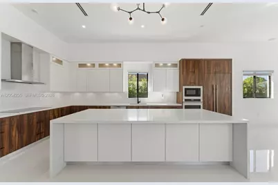10005 SW 66th St, Miami, FL 33173 - Photo 15