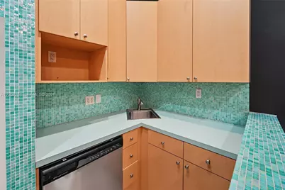 3313 NE 32nd St, Fort Lauderdale, FL 33308 - Photo 13