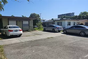 808 NE 10th St, Hallandale Beach, FL 33009 - Photo 19