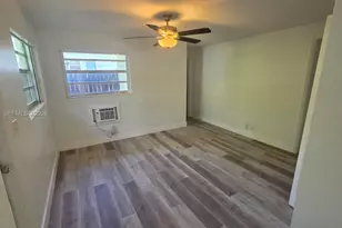 808 NE 10th St, Hallandale Beach, FL 33009 - Photo 13