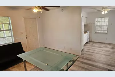 808 NE 10th St #3, Hallandale Beach, FL 33009 - Photo 5