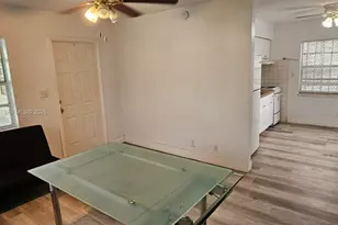 808 NE 10th St, Hallandale Beach, FL 33009 - Photo 5