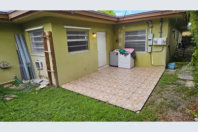 808 NE 10th St #3, Hallandale Beach, FL 33009 - Photo 11